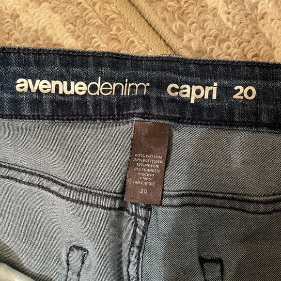 Embroidered Blue Capri with Red Floral Design Avenue 20 - Picture 2 of 2